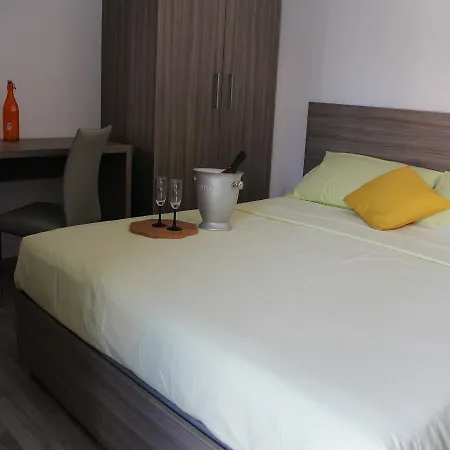 Holiday Homes Estasi Sul Mare *